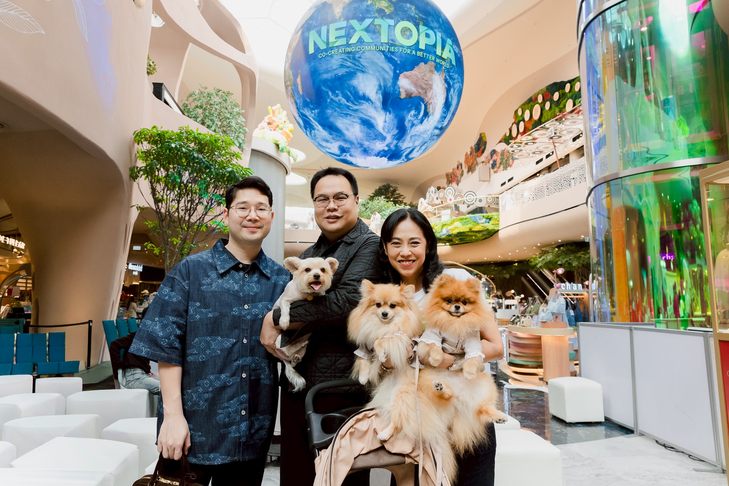 สยามพารากอน ผนึกกำลัง Chow Tai Fook นำกระแส LUXURY PETจัดงาน “NEXTOPIA PET IMMERSION”ชวนลูกค้าคนสำคัญพร้อมสัตว์เลี้ยงตัวโปรดสัมผัสประสบการณ์สุดพิเศษ